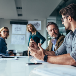 assurésd'une PME en pleine discussion