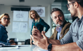 assurésd'une PME en pleine discussion