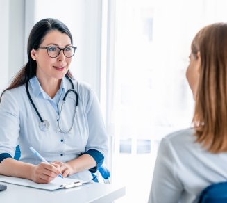 visite medicale femme medecin salariee travail