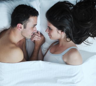 couple gestes amour