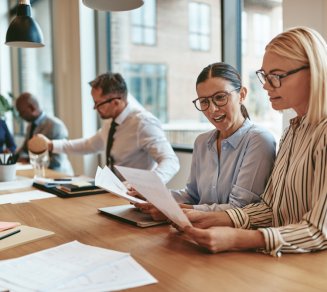 rh qui évoquent les implications juridiques des dispenses d’affiliation au régime de frais de santé en entreprise