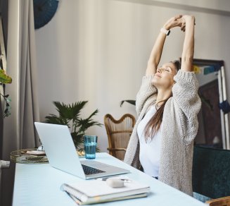 femme bureau mal dos tms