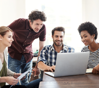 salariés qui assistent à un webinaire sur la santé mentale au travail