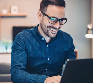 responsable RH qui analyse les chiffres clés de la LFSS 2026