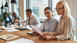 rh qui évoquent les implications juridiques des dispenses d’affiliation au régime de frais de santé en entreprise