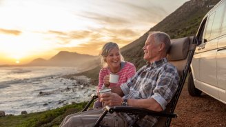 Seniors qui préparent sereinement leur retraite  
