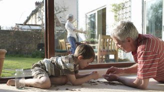 Retraité qui cherche des informations sur la déduction fiscale de sa mutuelle