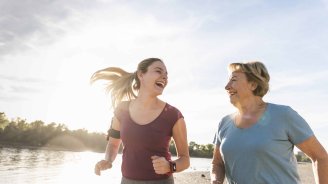 Senior à la retraite qui pense à changer de mutuelle santé 