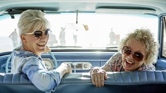 femmes seniors qui échangent sur la prévoyance à la retraite