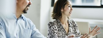 décideur RH qui intègre la santé mentale dans ses pratiques RH 